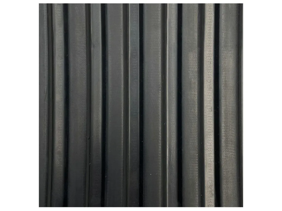 Gummimatte mit Breitrippenmuster - 200 x 120 cm