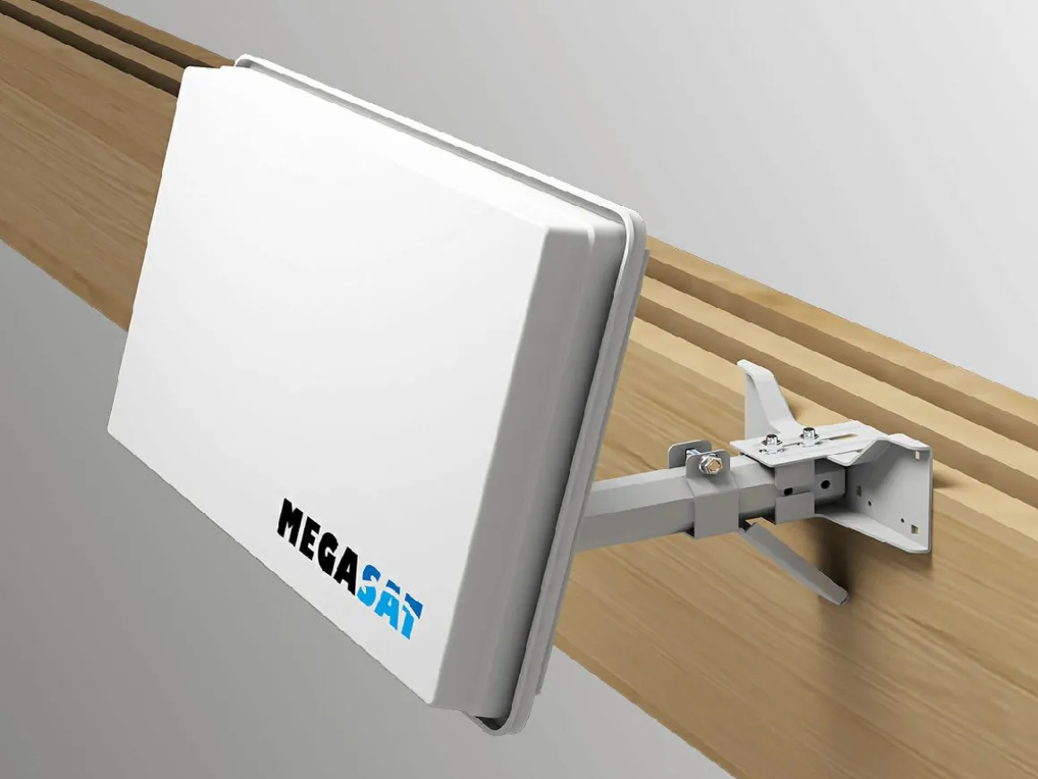 Megasat D4 Flachantenne - 4 Koaxialkabel