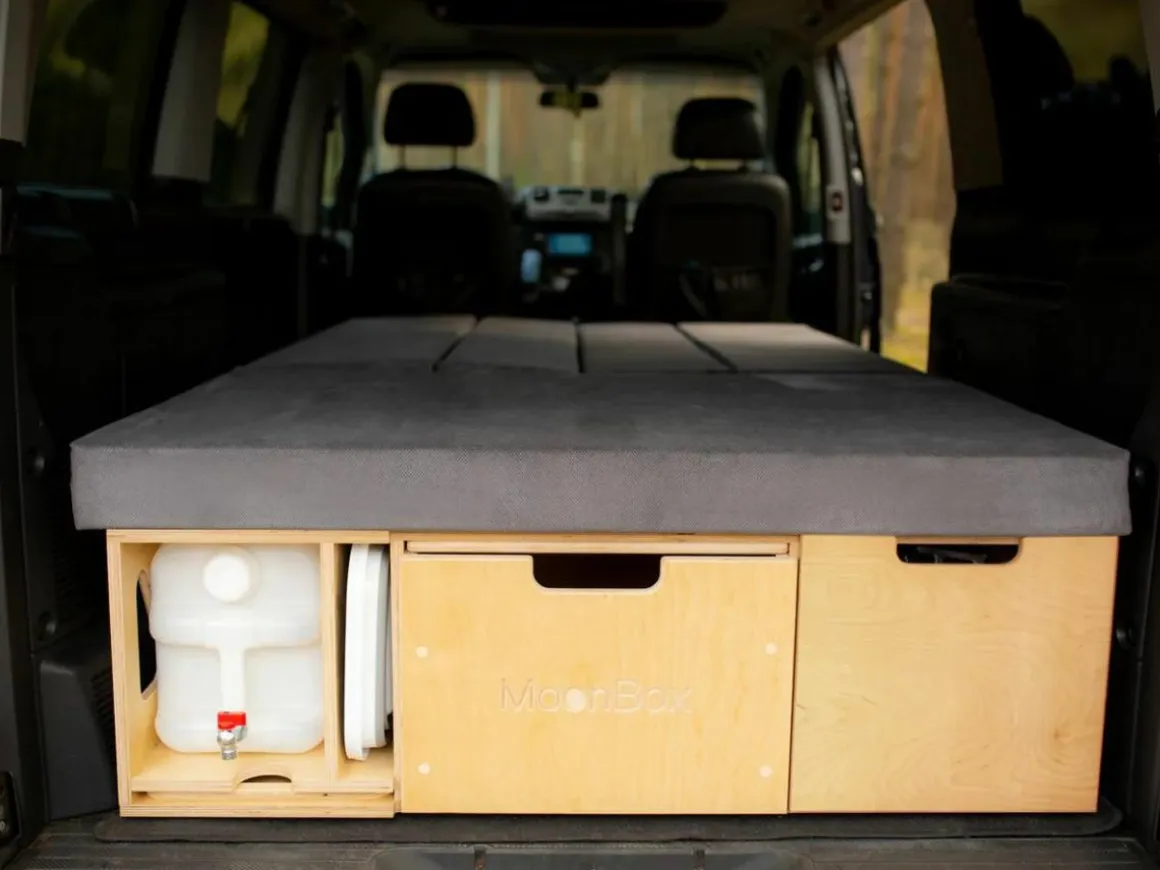 Moonbox 124 cm Modify Special Van Campingbox mit Tisch
