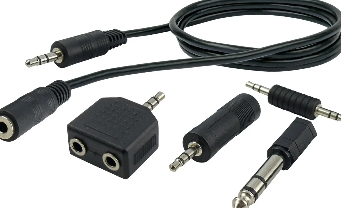 Schwaiger KHASETHQ 5-teilige Audio-Adapter Set