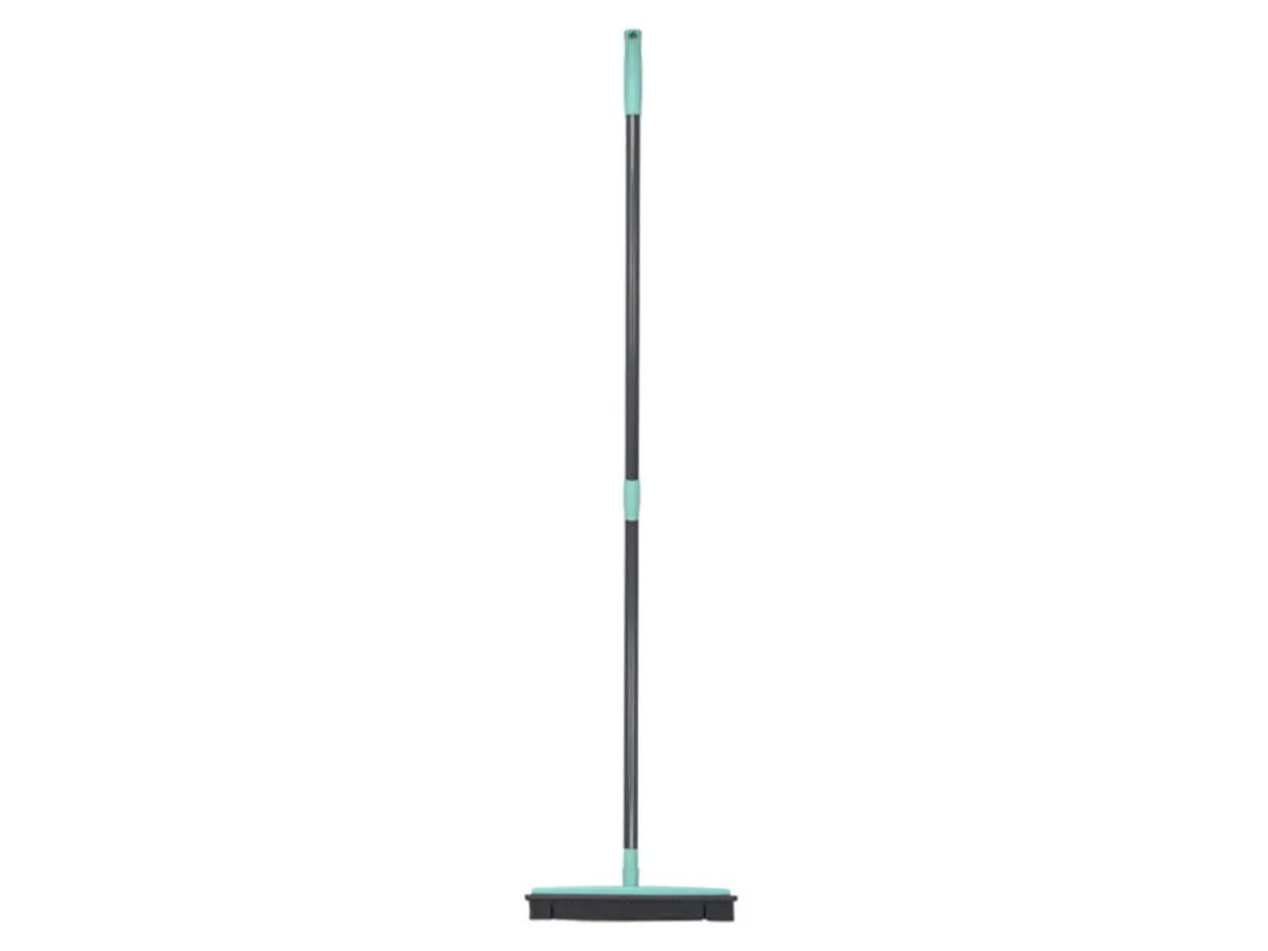 Teleskopischer Besen